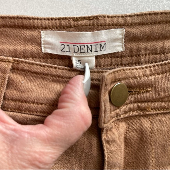 Shorts - Picture 3 of 3